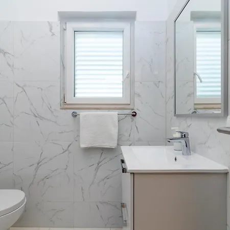 Appartement Brico - Heated Pool