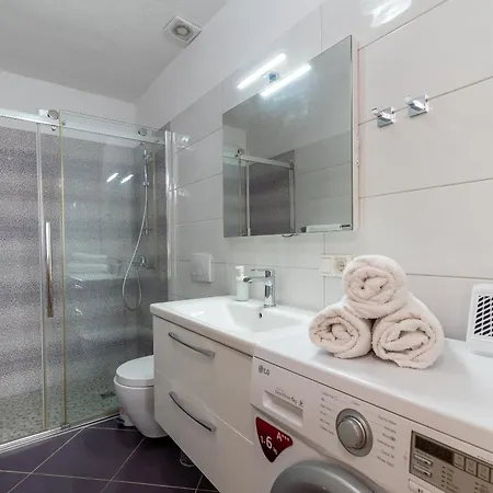 Brico - Heated Pool Appartement *