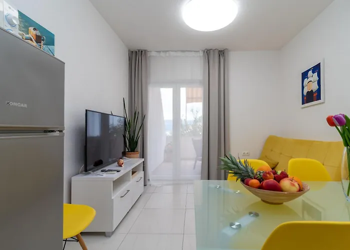 Brico - Heated Pool Apartamento Trogir