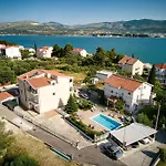 Brico - Heated Pool * Trogir